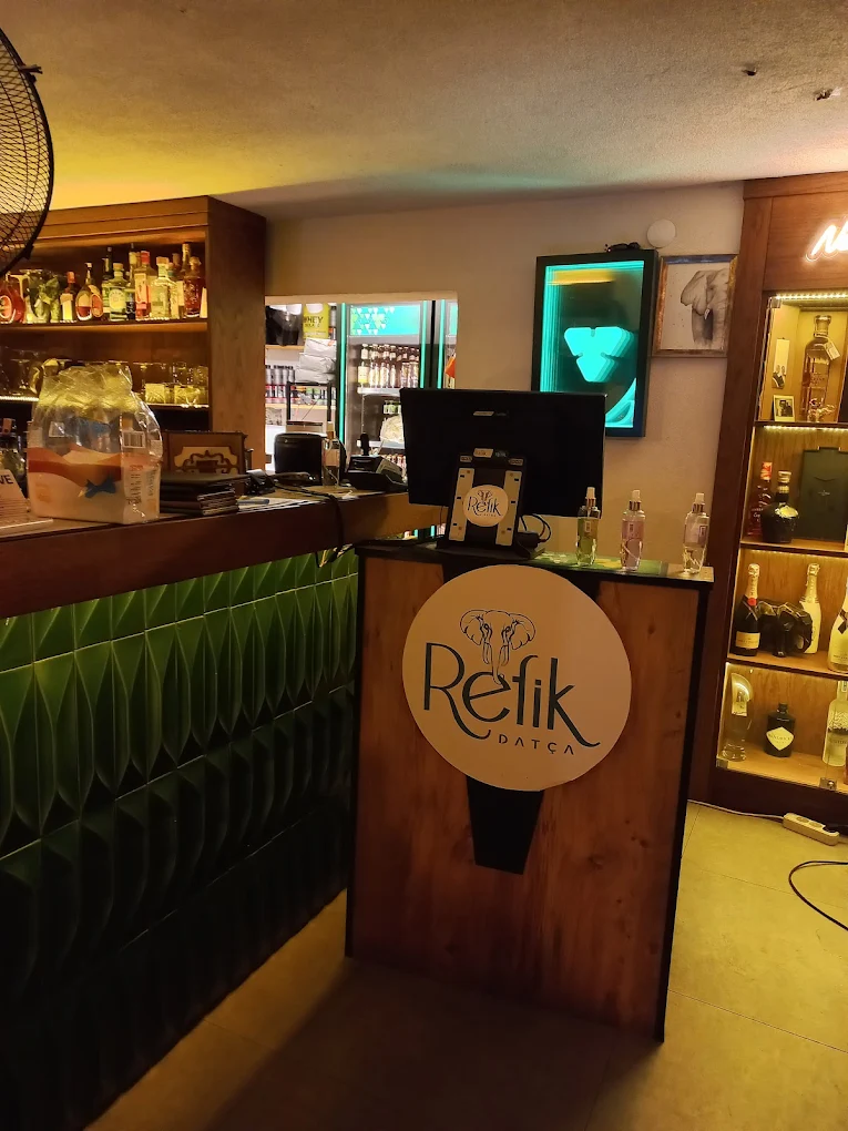 Refik'Te Parti Geceleri.